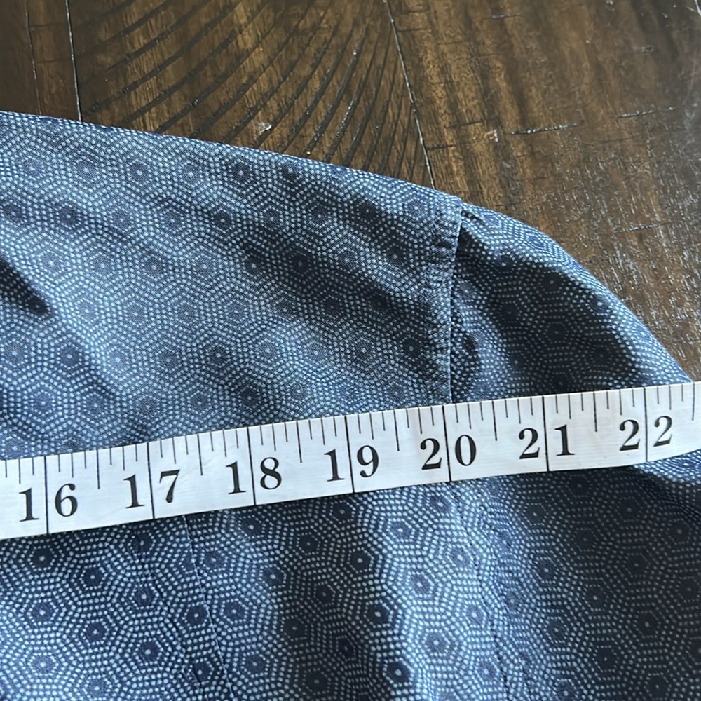 Tommy Bahama Men's Blue Patterned Shirt - Picture 13 of 13